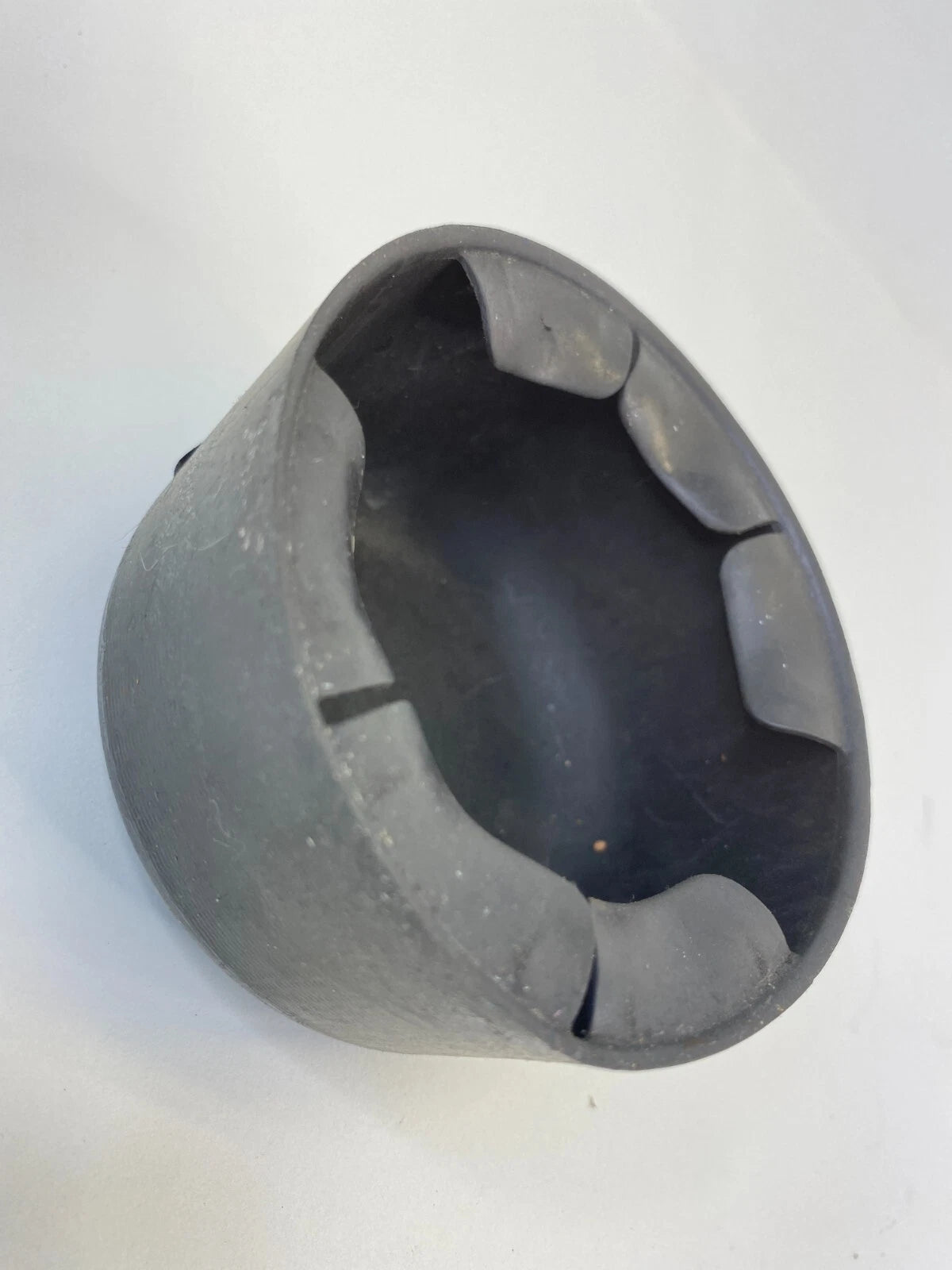 2002-2009 CHEVROLET TRAILBLAZER CENTER CONSOLE RUBBER CUP HOLDER INSERT MAT OEM