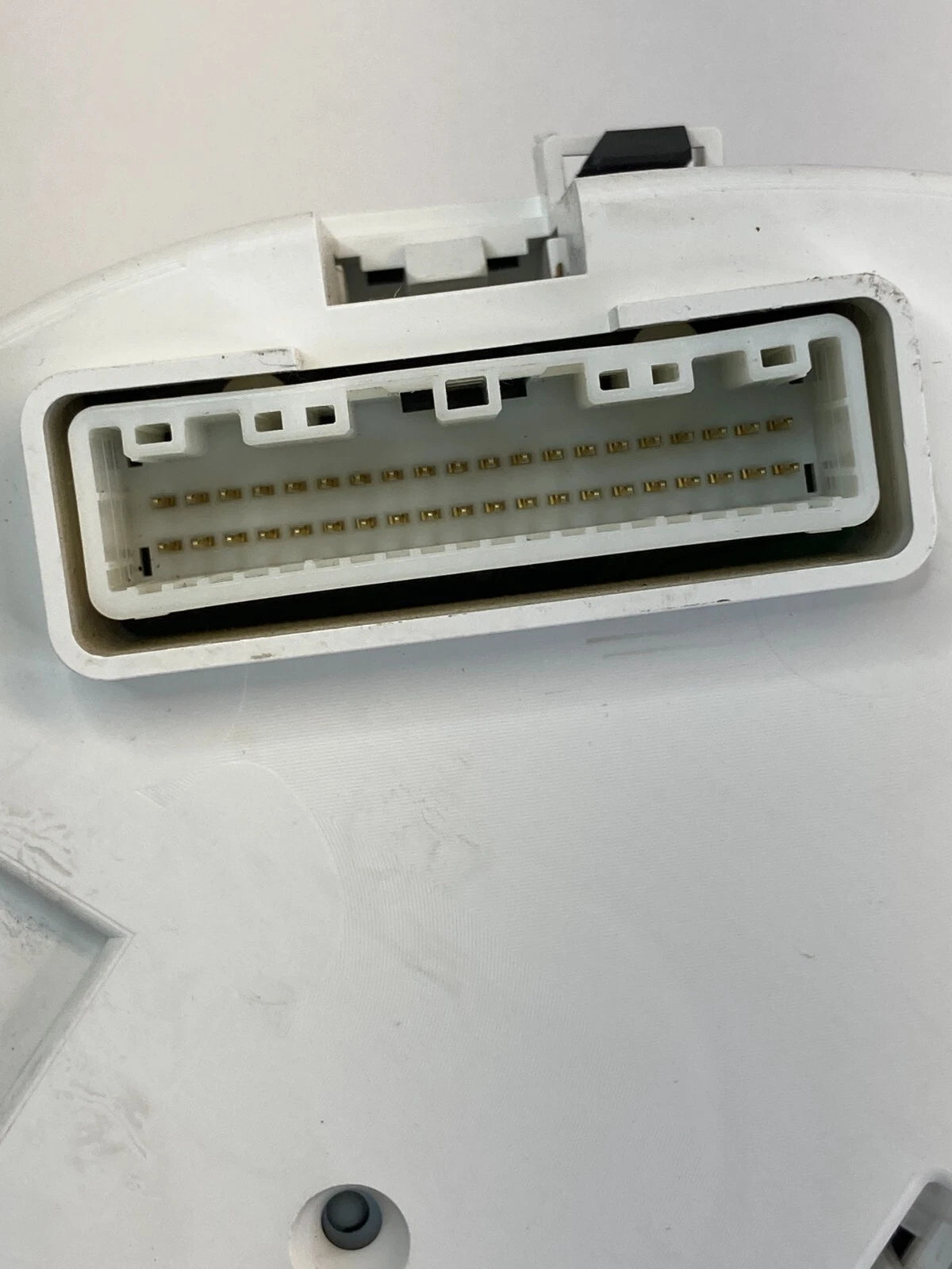 10 SUBARU FORESTER AT SPEEDOMETER INSTRUMENT GAUGE CLUSTER 190K MILES 85002SC18