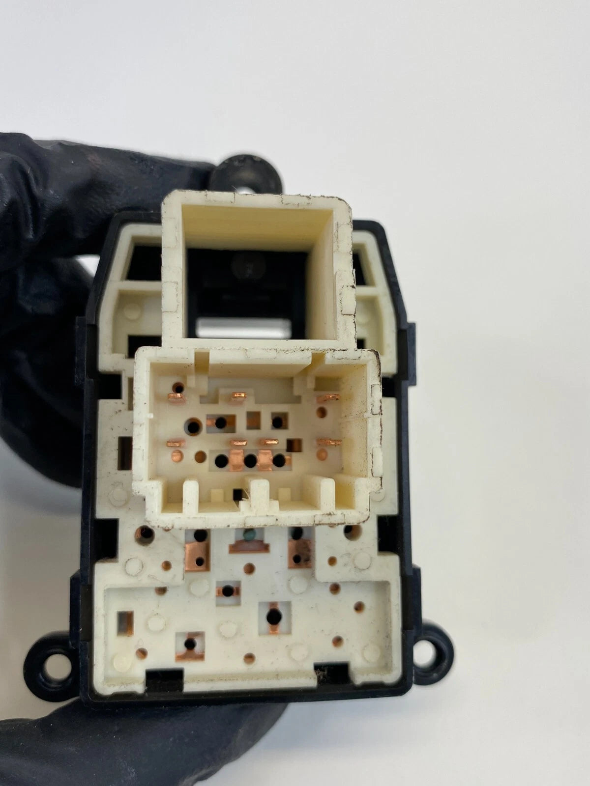 2014-2018 KIA FORTE MIRROR CONTROL BUTTON SWITCH ASSEMBLY 93530-A7100 OEM