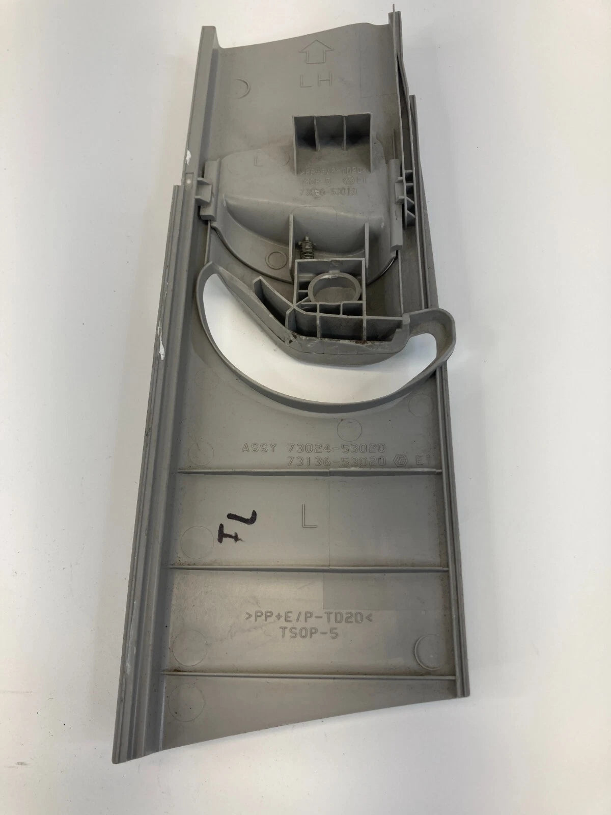 10-15 TOYOTA PRIUS FRONT LEFT SEAT BELT HEIGHT ADJUSTER ANCHOR COVER 73024-53020