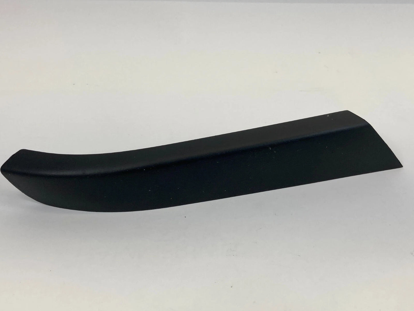 12-15 VOLKSWAGEN PASSAT FRONT LEFT SIDE DOOR PULL HANDEL TRIM BEZEL 561867171