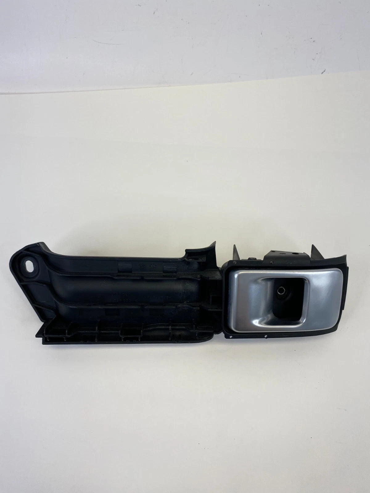 2003-2005 RANGE ROVER REAR LEFT DRIVER INSIDE INTERIOR DOOR HANDLE OEM 7026621