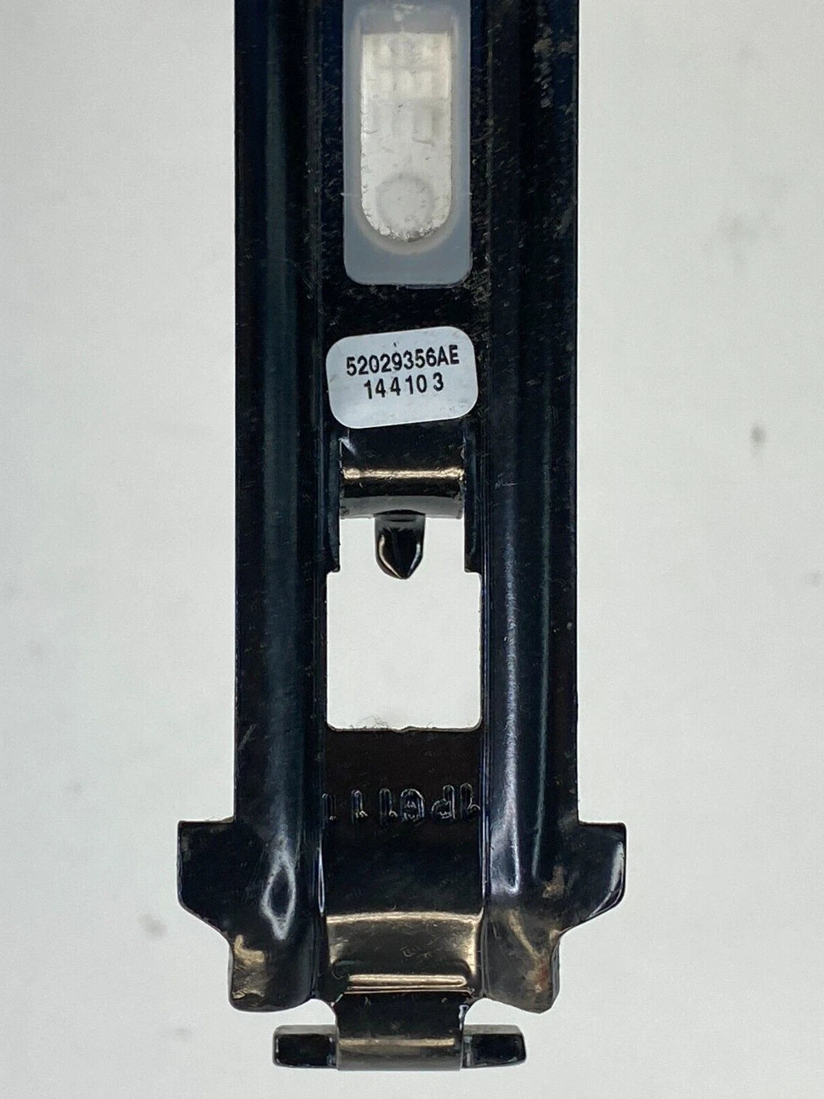 07-10 DODGE NITRO FRONT RIGHT PASSENGER SEAT BELT HEIGHT ADJUSTER 52029356AE OEM