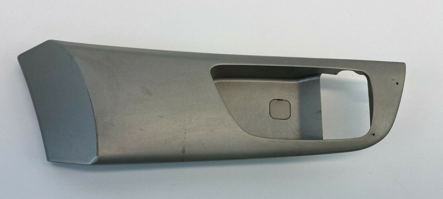 06-08 Kia Optima Front Right Passenger Inner Door Handle Bezel Trim 82621-2G000