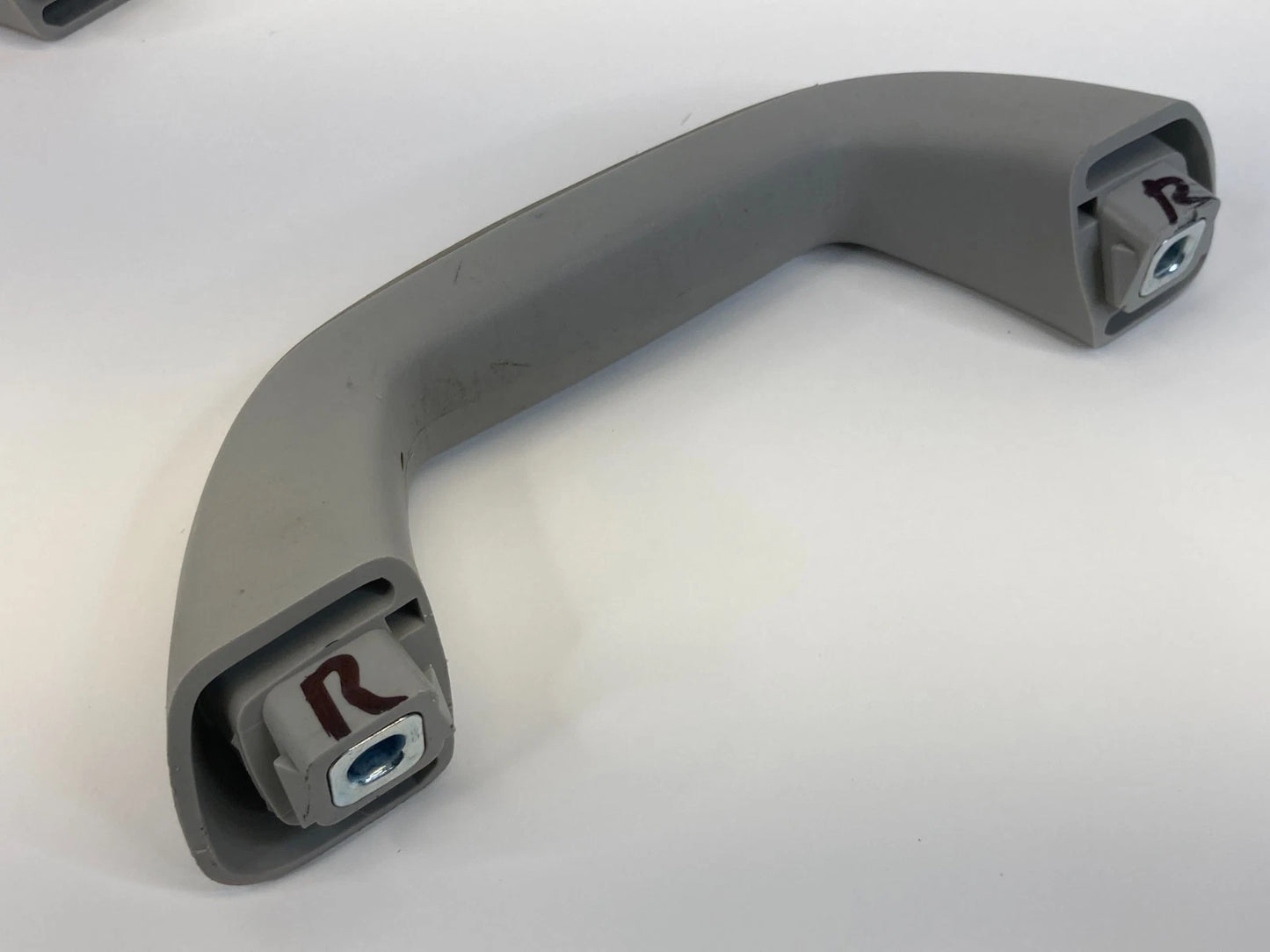 12-15 CHEVY CAPTIVA SPORT W/O SUNROOF REAR LEFT & RIGHT GRAB GRIP HANDLE SET