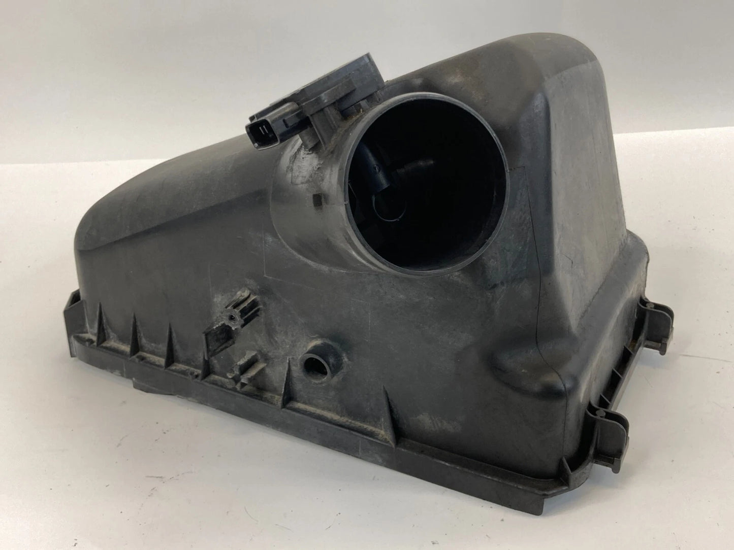 2002 2003 TOYOTA SOLARA 2.4L L4 AIR INTAKE CLEANER BOX UPPER COVER W MASS SENSOR