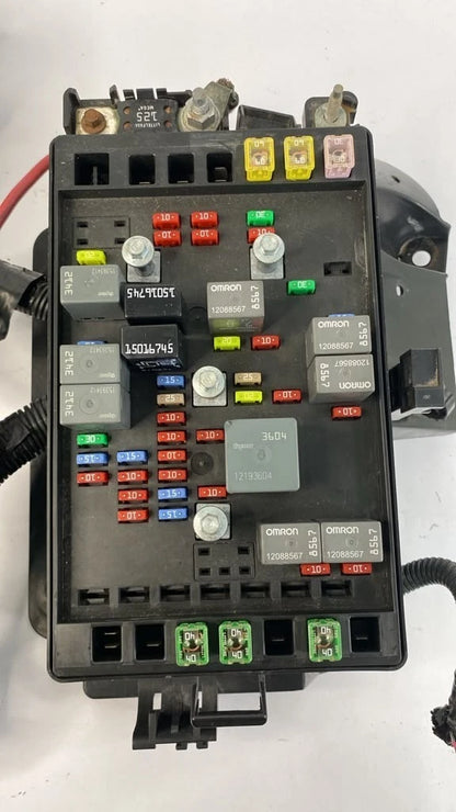 2004 CHEVY TRAILBLAZER ENVOY 4.2L ENGINE FUSE RELAY BOX JUNCTION BLOCK 15196419