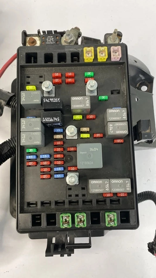 2004 CHEVY TRAILBLAZER ENVOY 4.2L ENGINE FUSE RELAY BOX JUNCTION BLOCK 15196419