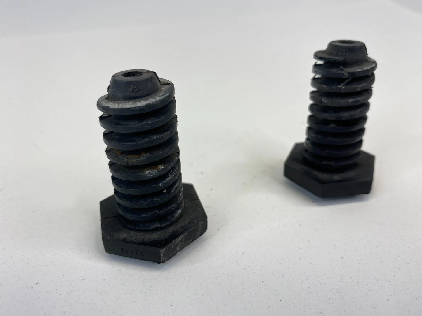 2004-2008 CHRYSLER PACIFICA FRONT HOOD BUMPER ADJUSTER BUMPER STOP STOPPER SET