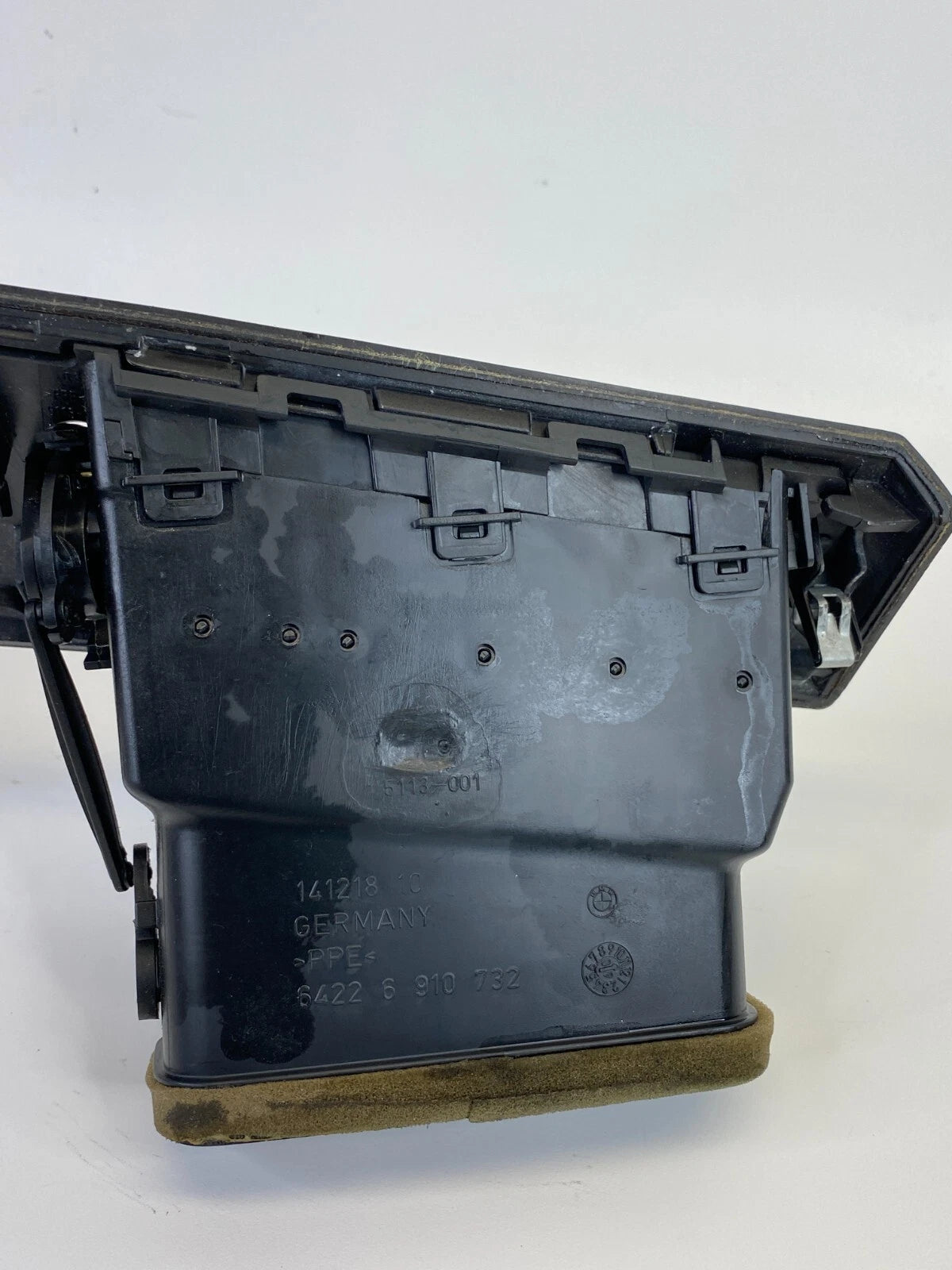 09 10 BMW 535i XDRIVE 08-10 535i CENTER DASH TRIM MOLDING BEZEL W/ AIR VENT OEM