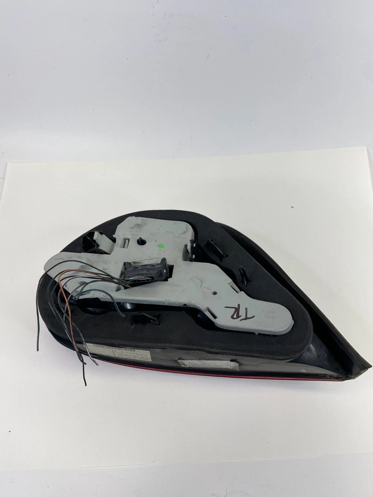 2000-2004 JAGUAR S-TYPE REAR RIGHT PASSENGER TAIL LIGHT TAILLIGHT XR83-13404-AH