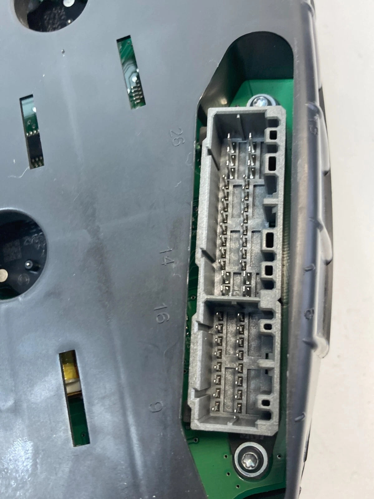 2008 CHYSLER 300 AT INSTRUMENT CLUSTER SPEEDOMETER GAUGES 178K MILES 05172105AF