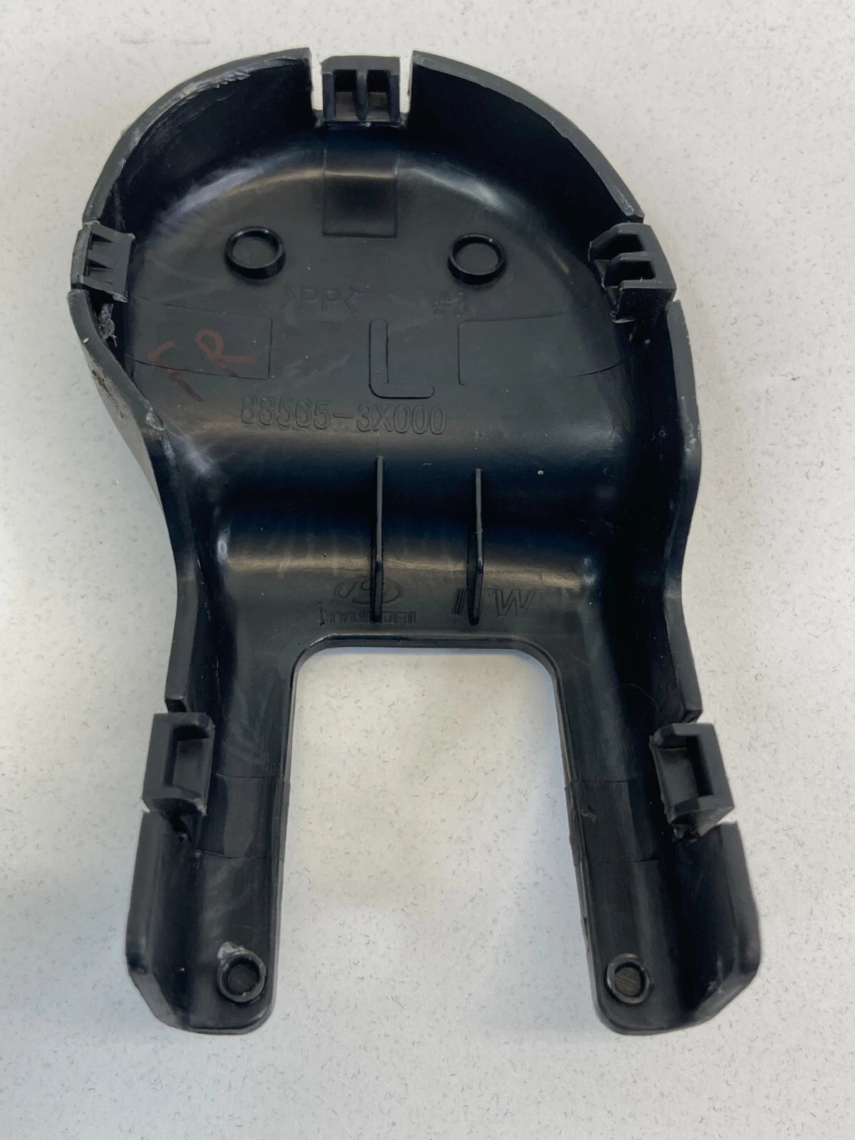 2011-2016 HYUNDAI ELANTRA FRONT RIGHT SIDE TRACK END COVER TRIM 88565-3X000 OEM
