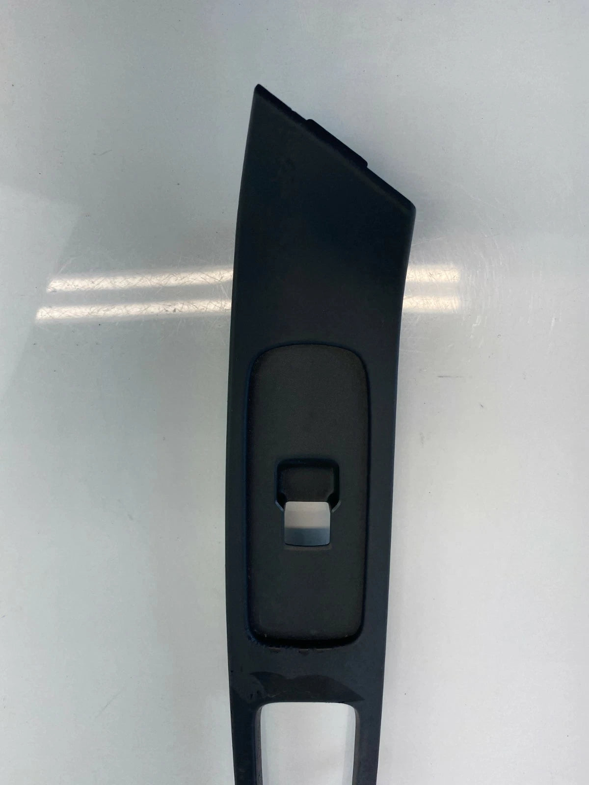 2011-2018 VOLVO S60 FRONT PASSENGER SIDE WINDOW SWITCH BEZEL TRIM PANEL 9123969