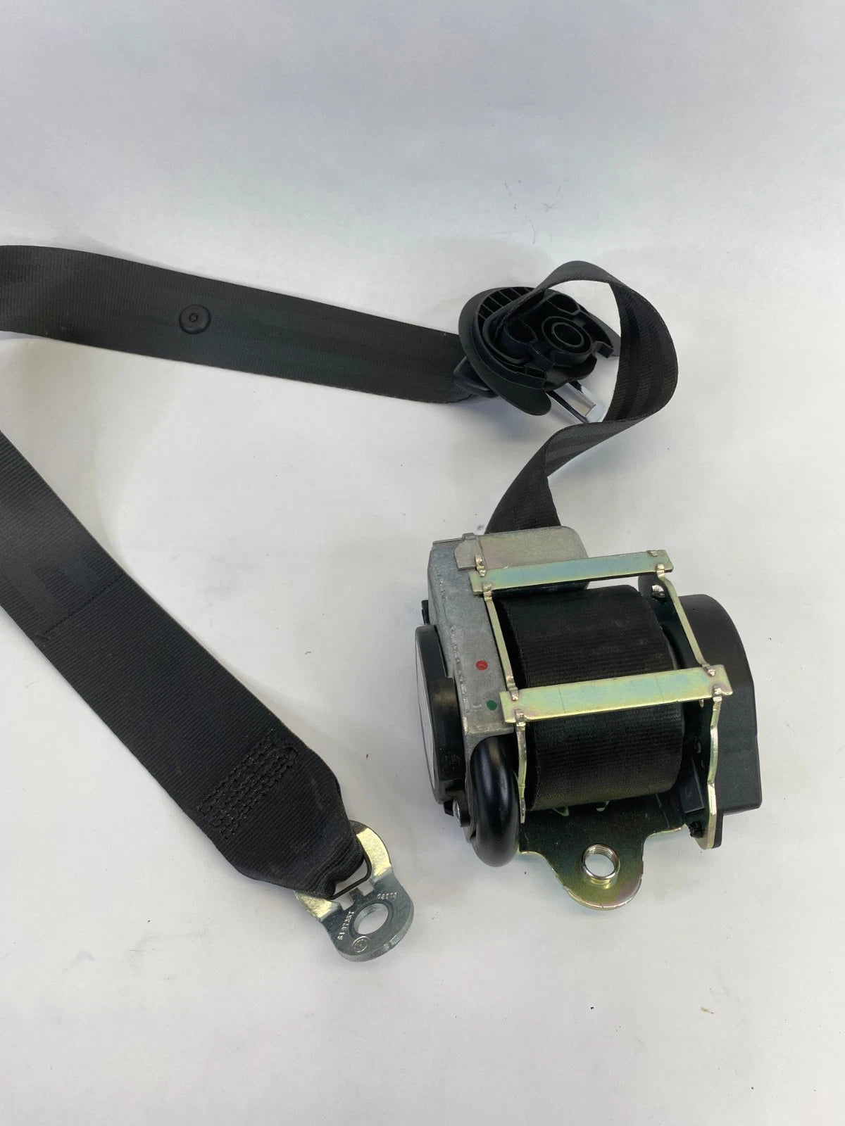 2009-2017 VW CC FRONT RIGHT PASSENGER SIDE SEAT BELT RETRACTOR OEM 3C1857706MRAA