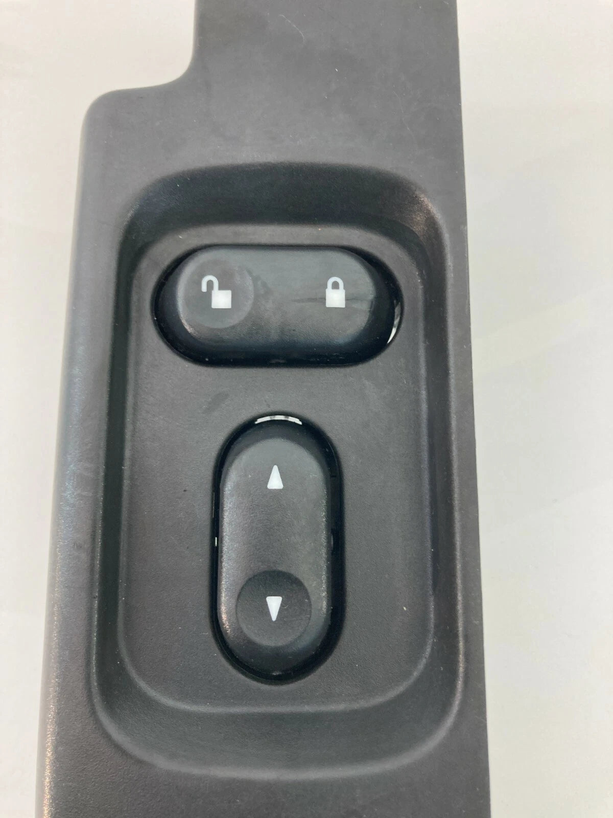 2004 2005 LAND ROVER FRONT RIGHT PASSENGER SIDE WINDOW LOCK BUTTON SWITCH OEM