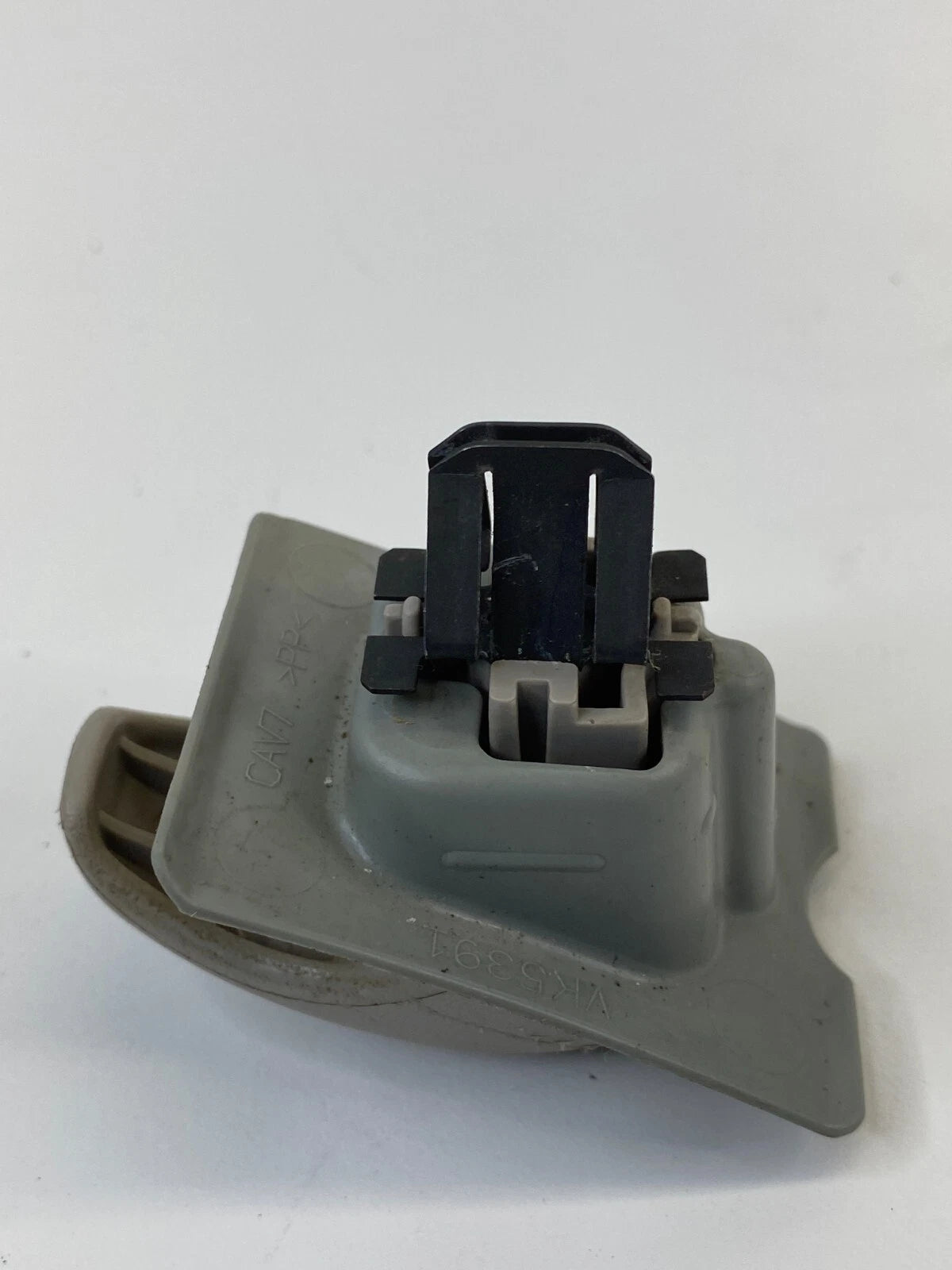 2003 2004 JEEP GRAND CHEROKEE REAR LEFT INNER ROOF HANGER HOOK CLOTH CLIP 827644