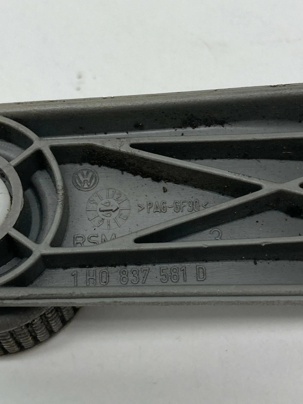 98-02 VOLKSWAGEN BEETLE FRONT RIGHT SIDE WINDOW CRANK HANDLE MANUAL 1H0837581D