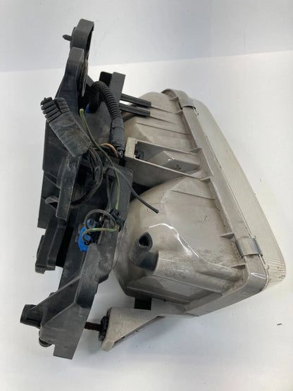 1999 2000 CADILLAC ESCALADE FRONT RIGHT SIDE HEADLIGHT HEADLAMP 15738658 OEM