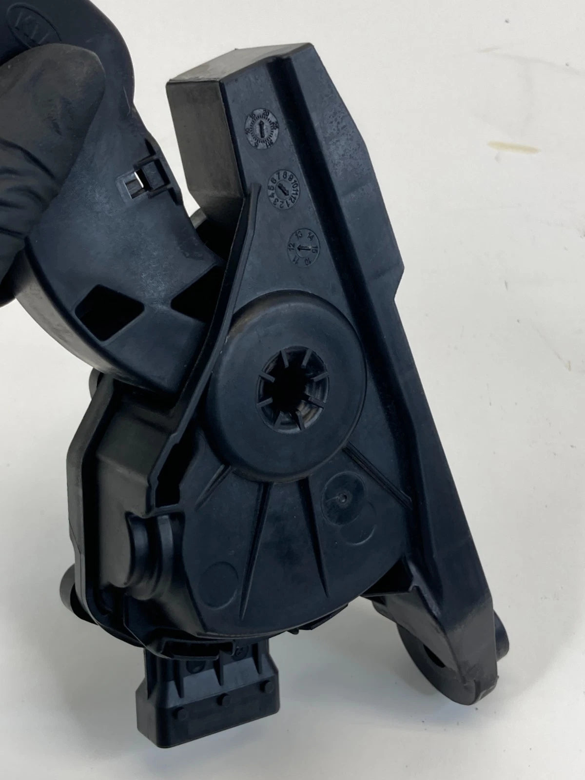 2012-2017 HYUNDAI ACCENT SEDAN GAS PEDAL ACCELERATOR POSITION SENSOR OEM