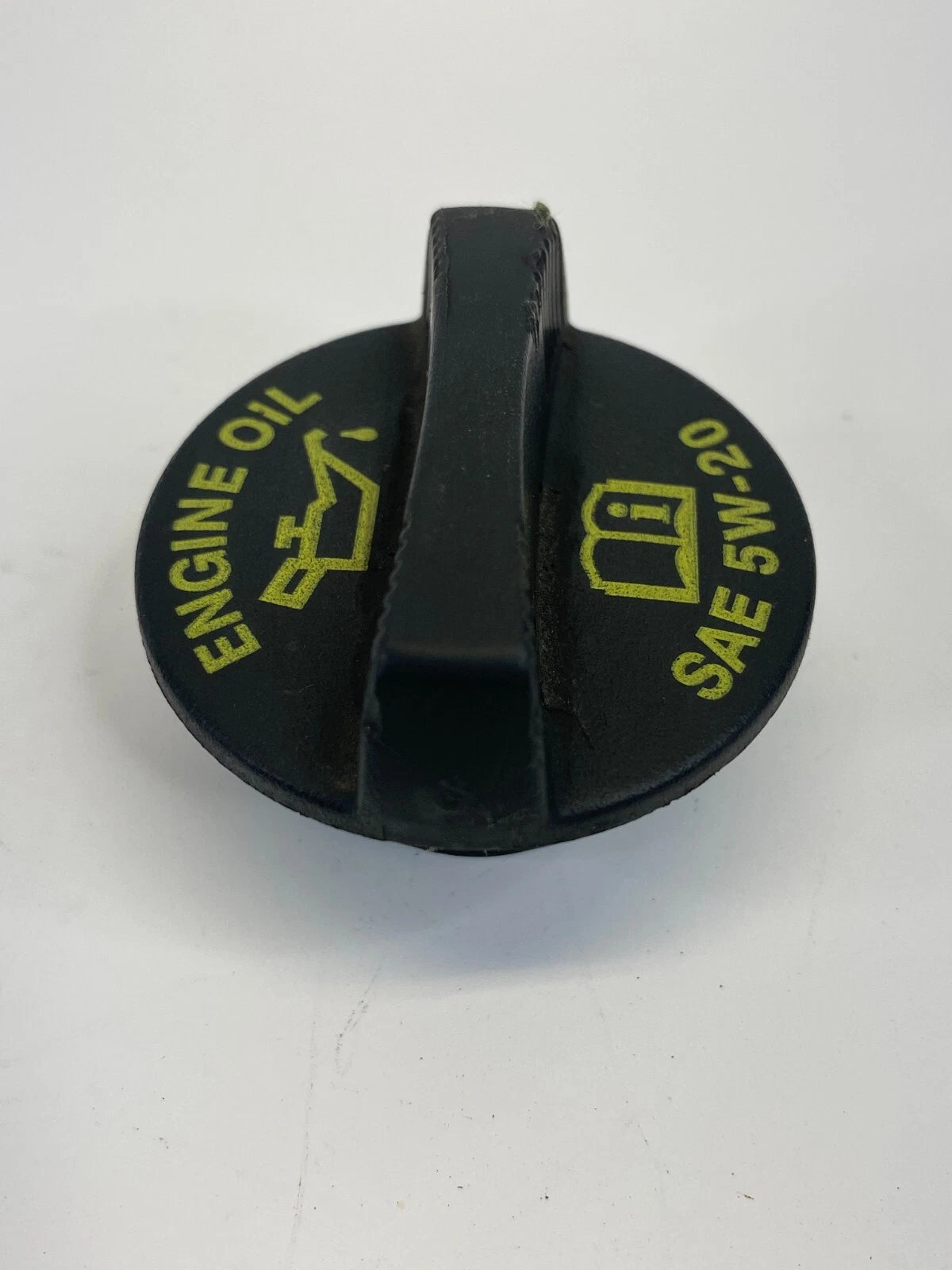 2006-2010 CHRYSLER TOWN & COUNTRY ENGINE OIL FILLER FLUID COVER CAP SAE 5W-20