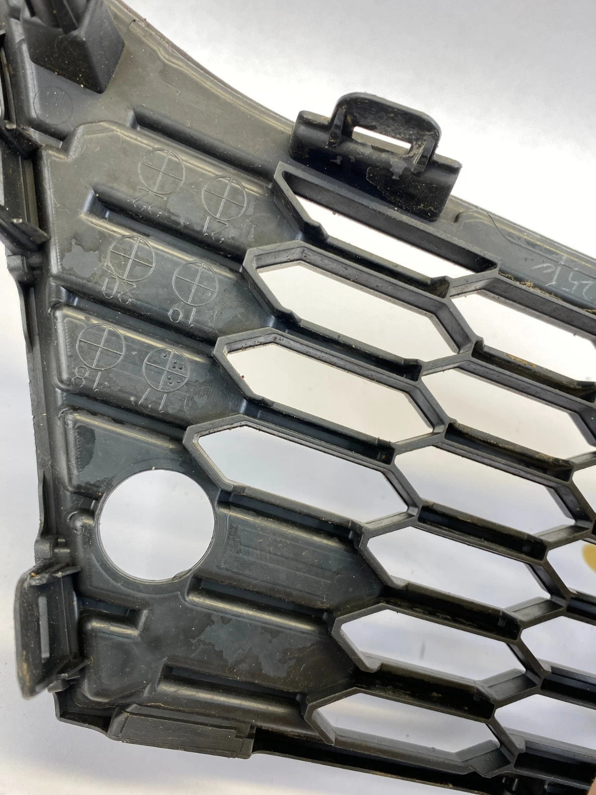 2018 2019 MITSUBISHI OUTLANDER SPORT FRONT BUMPER LOWER GRILLE INSERT 6402A505
