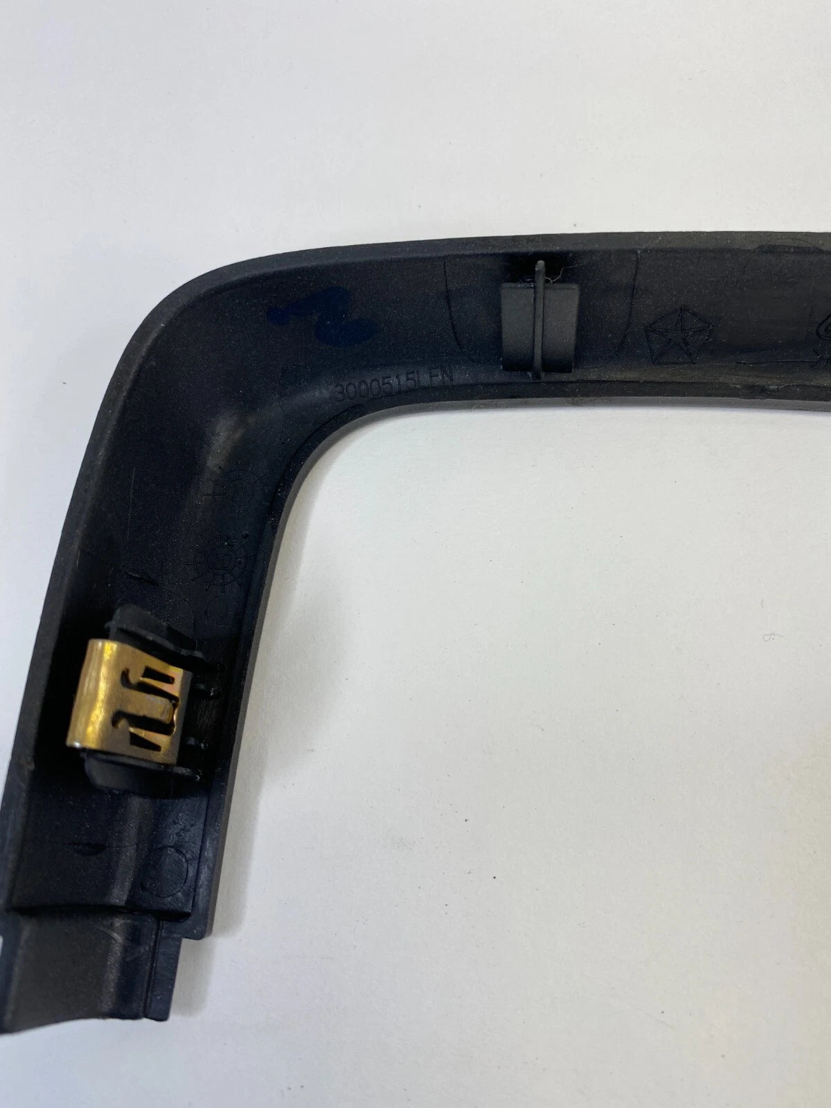 2011-2020 DODGE JOURNEY FLOOR CENTER CONSOLE ARMREST TRIM BEZEL COVER 3000515LFN