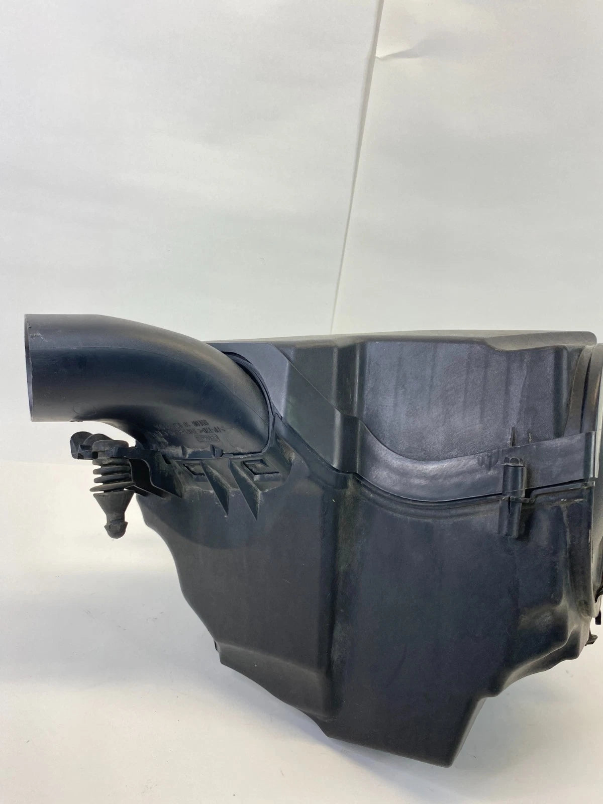 2013-2019 FORD ESCAPE 1.6L A/T ENGINE AIR CLEANER FILTER BOX HOUSING ASSY OEM