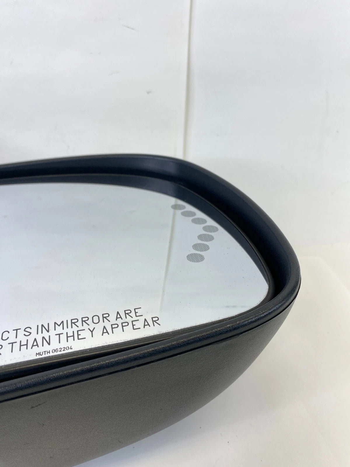 03-06 CHEVROLET TAHOE PASSENGER SIDE VIEW MIRROR POWER HEAT SIGNAL PUDDLE OEM