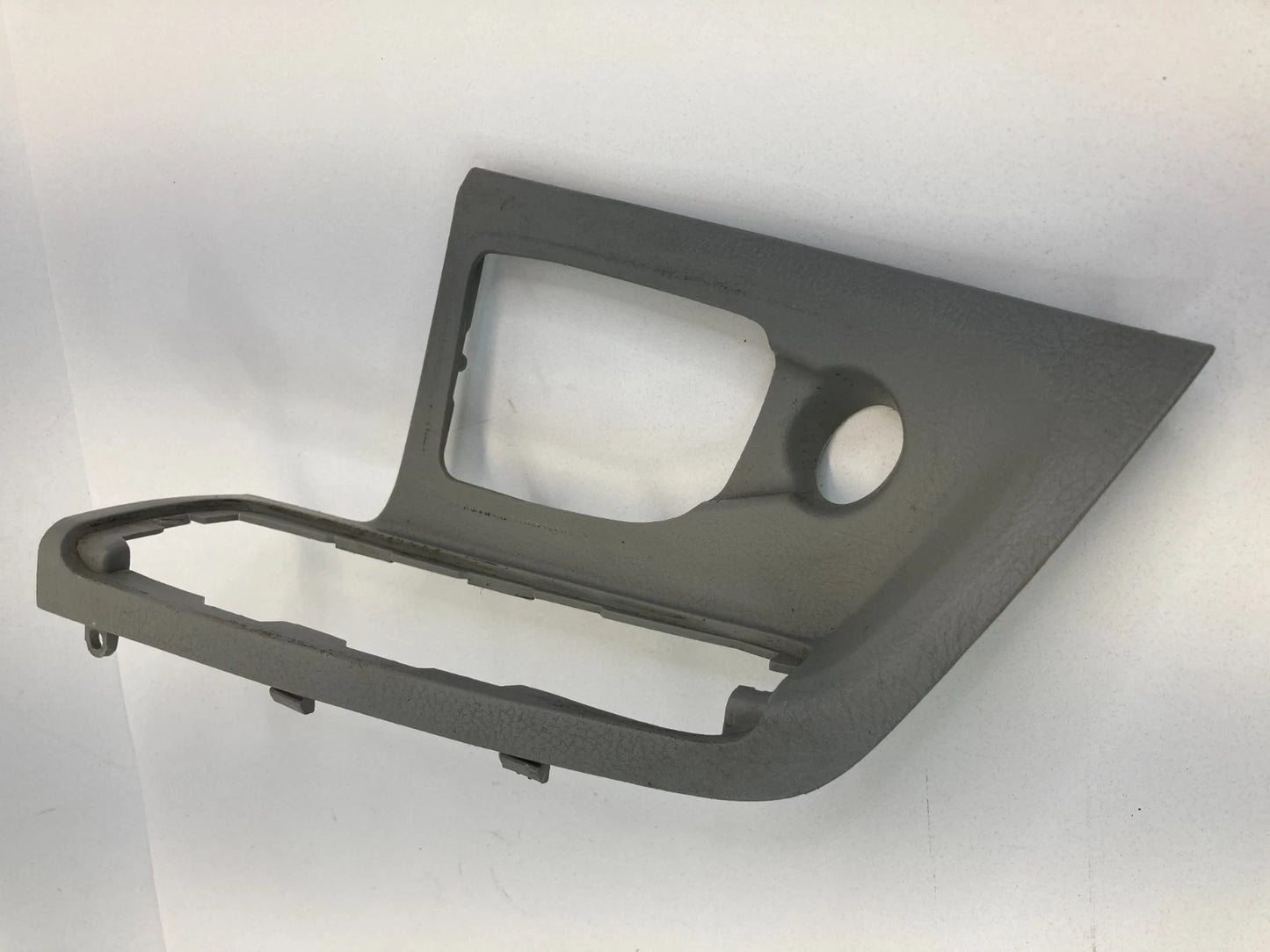 04-09 KIA SPECTRA FRONT LEFT SIDE DOOR PANEL SWITCH BEZEL GARNISH 82334-2F000