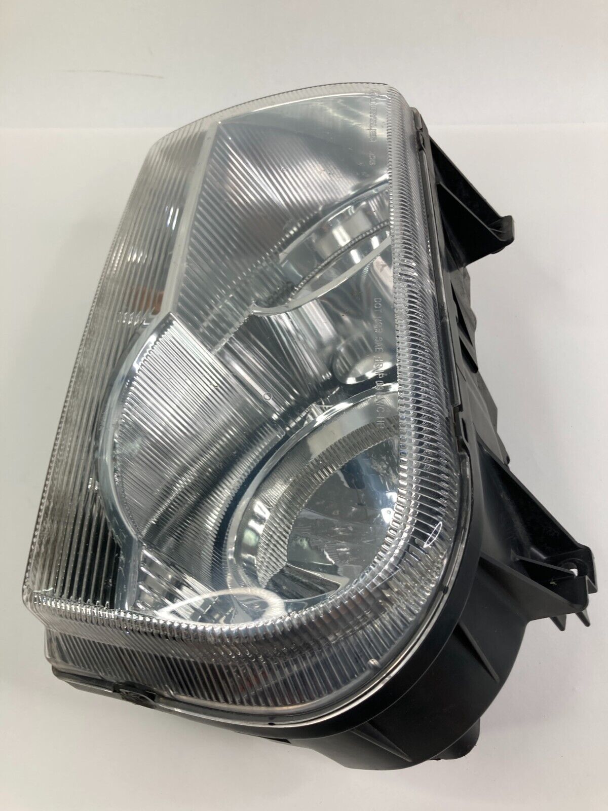 2008-2010 Chrysler 300 Sedan 4-DR Left Driver Side Headlight Headlamp 57010757AA