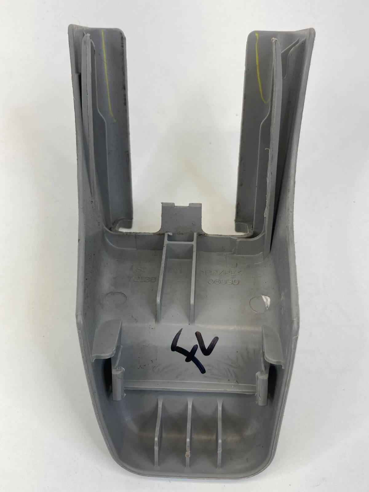 07-11 TOYOTA CAMRY FRONT LEFT SIDE SEAT RAIL TRACK END COVER TRIM 7213806030 OEM
