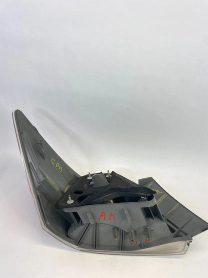 2008-2012 HONDA ACCORD SEDAN RIGHT PASSENGER TAIL LIGHT TAILLIGHT TAIL LAMP OEM