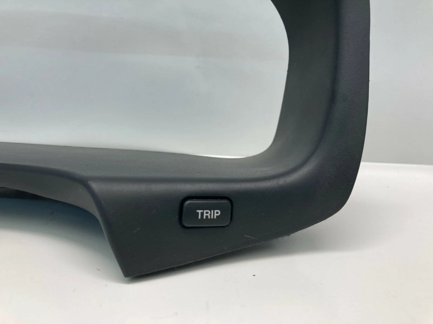 2007-2010 KIA RONDO DASH INSTRUMENT SPEEDOMETER CLUSTER BEZEL TRIM 84830-1D000