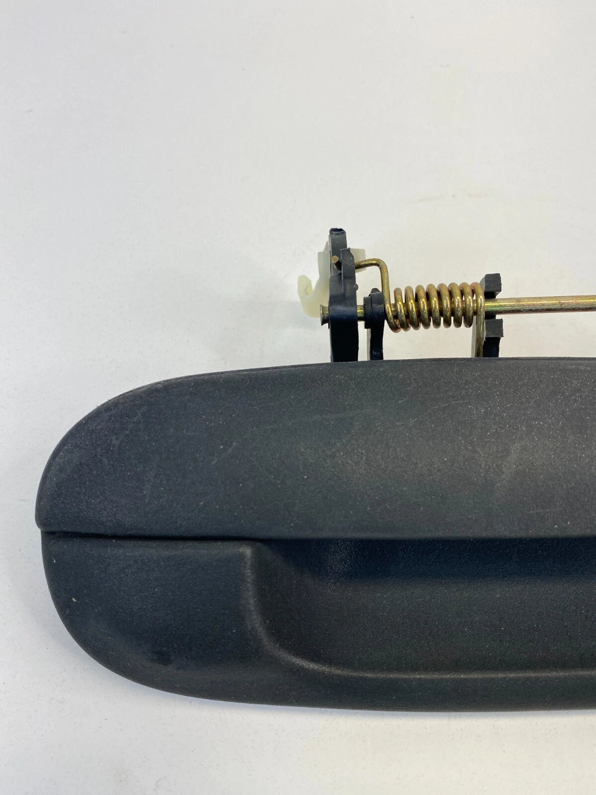 2002-2009 GMC ENVOY RIGHT SIDE DOOR EXTERIOR OUTSIDE DOOR HANDLE ASSEMBY OEM