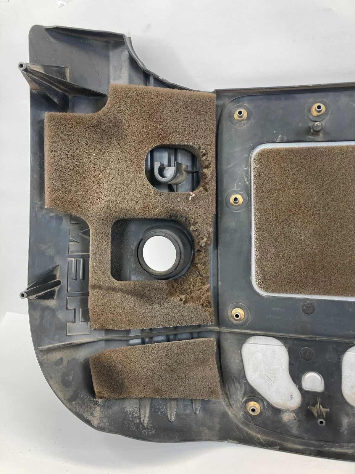 2005-2010 JEEP GRAND CHEROKEE COMMANDER 5.7L V8 HEMI ENGINE COVER 53013789AA OEM