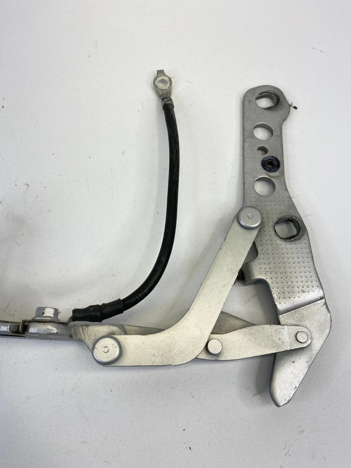 04 05 06 07 08 09 10 BMW X3 FRONT LEFT DRIVER SIDE HOOD HINGE LH 3411447 OEM