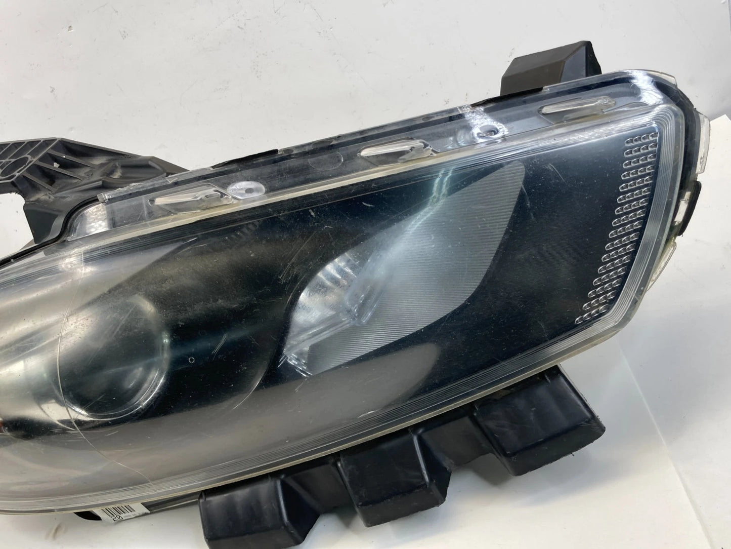 2013-2015 Dodge Dart Right Passenger Side Headlight Headlamp Halogen 68085140AK