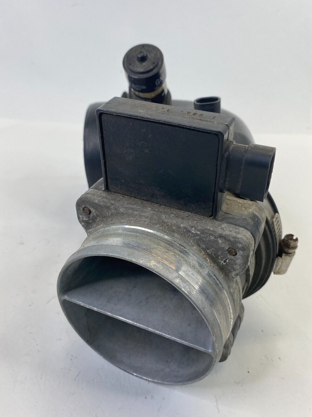 1999 2000 Cadillac Escalade 5.7L 16V Engine Air Intake Pipe Outlet Duct 15713005