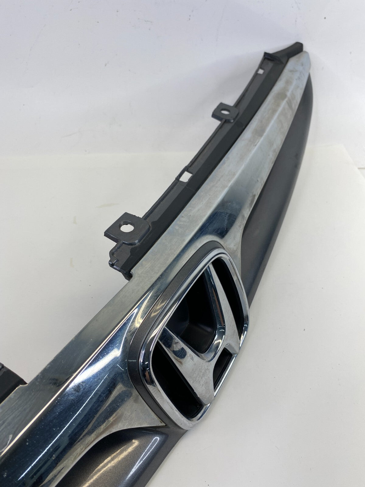 2003-2005 Honda Accord Front Upper Bumper Grill Grille W/ Emblem 71120-SDA OEM