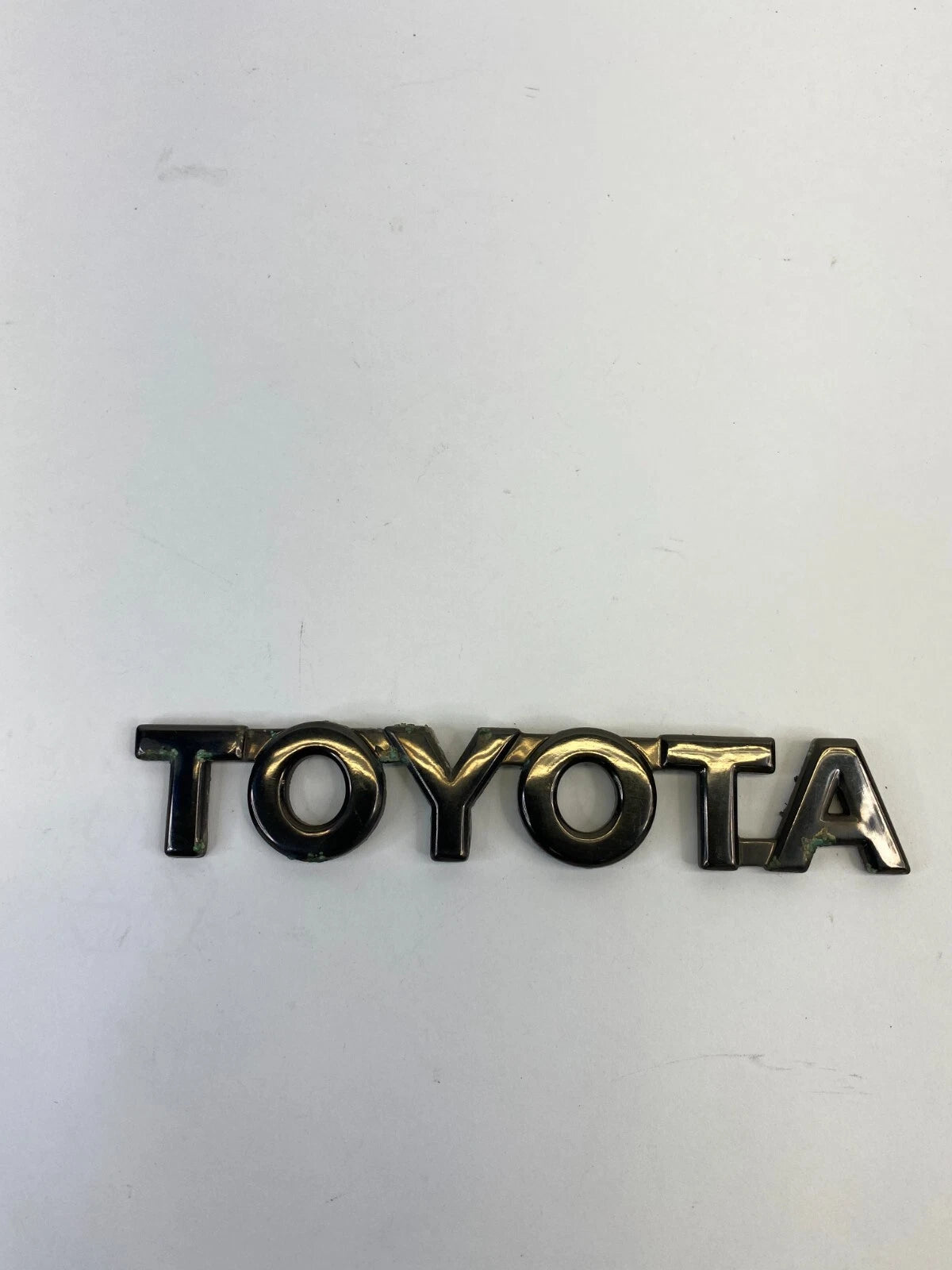 2001-2007 TOYOTA SEQUOIA REAR TRUNK EMBLEM LOGO BADGE SYMBOL NAMEPLATE NAME OEM