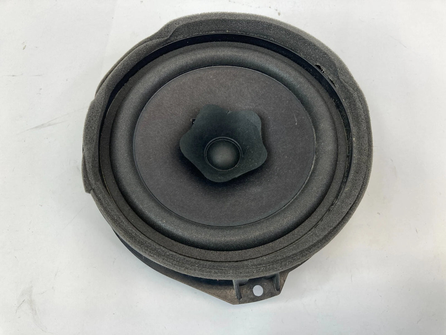 2010-2017 CHEVROLET EQUINOX REAR RIGHT LOWER DOOR AUDIO SPEAKER 25845394 OEM