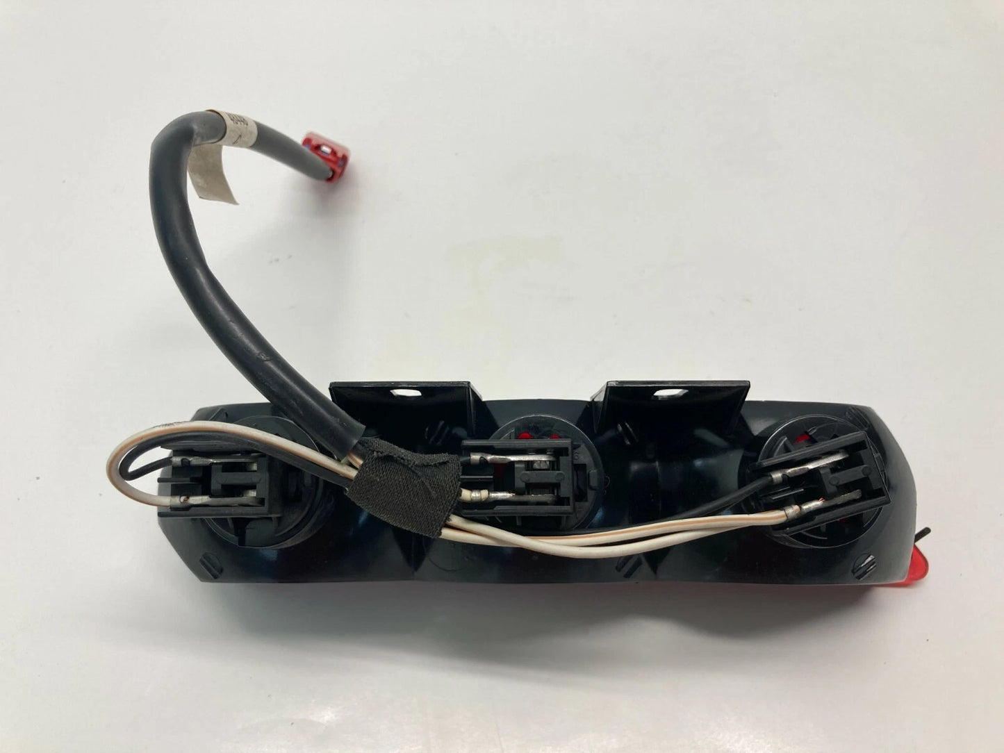 1999 2000 PLYMOUTH CHRYSLER GRAND VOYAGER REAR THIRD BRAKE LIGHT LAMP 4576250