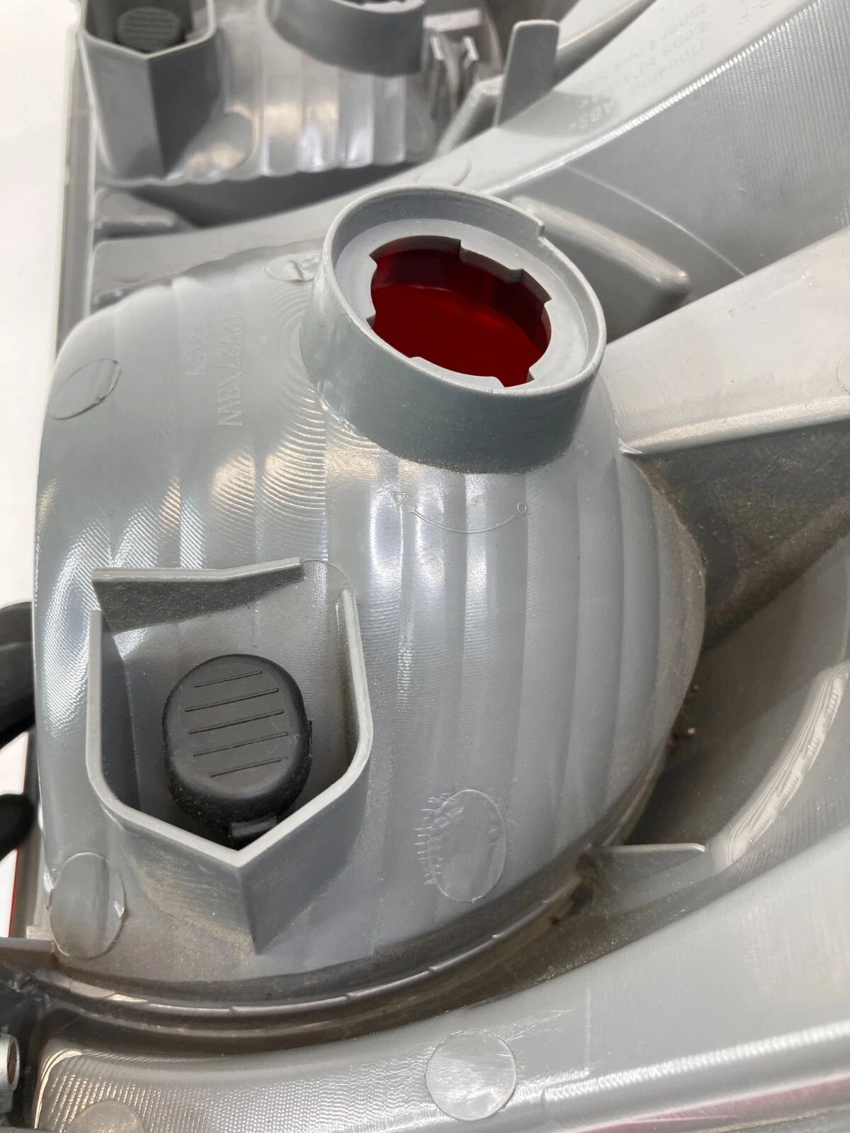 07-09 TOYOTA TUNDRA DOUBLE CAB REAR RIGHT TAIL LIGHT LAMP TAIL LIGHT AFTERMARKET