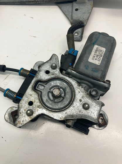 98-02 INTRIGUE 97-04 REGAL 97-05 CENTURY FRONT RIGHT WINDOW REGULATOR W/ MOTOR