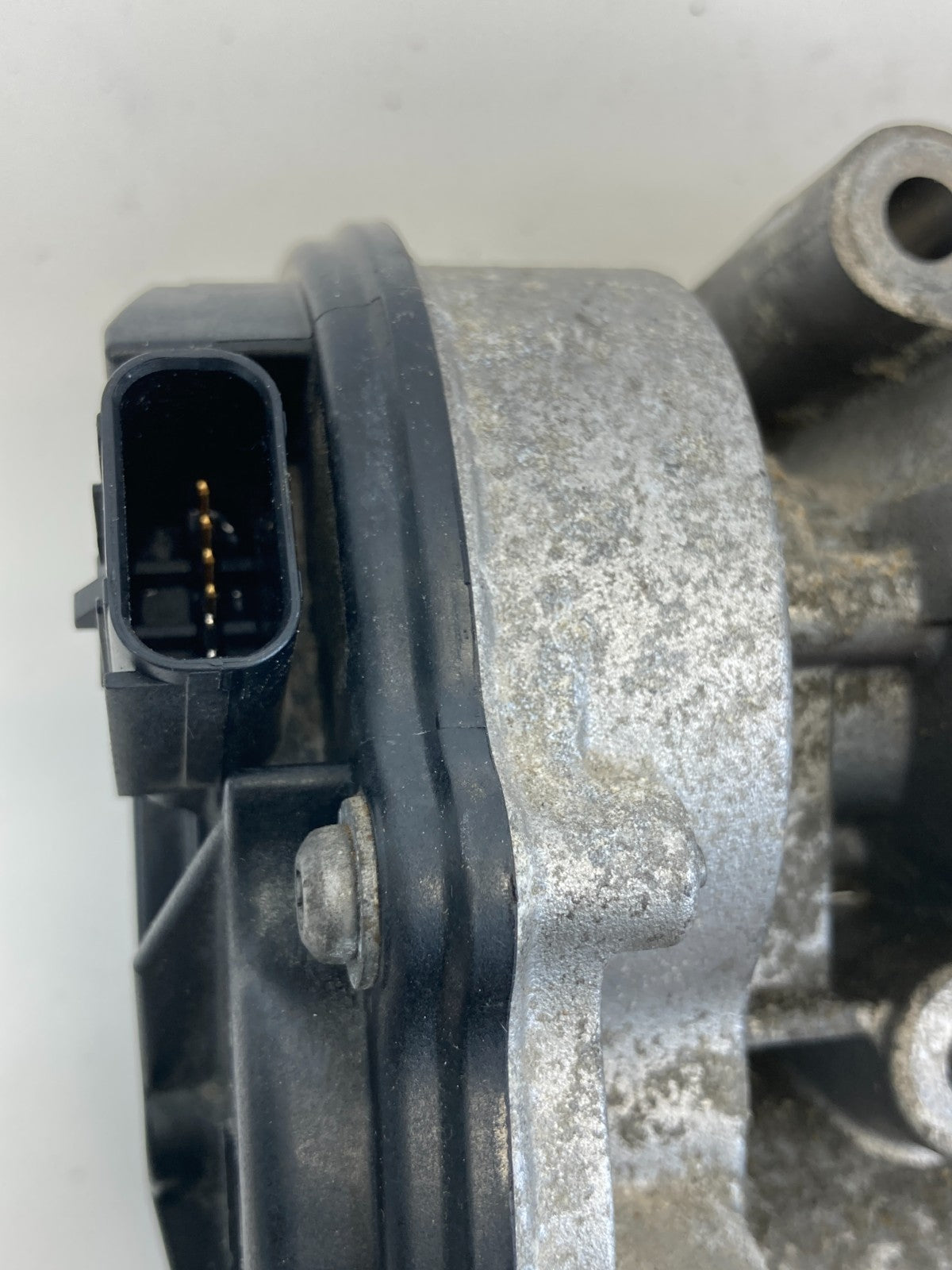 2013-2018 Ford C-Max 2.0L L4 Throttle Body Throttle Valve DS7E-9F991-AF OEM