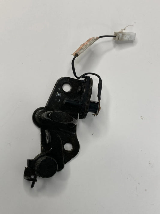 2002-2005 HYUNDAI SONATA HOOD LOCK LATCH PROTECTOR W/ CABLE 93230-39000 OEM