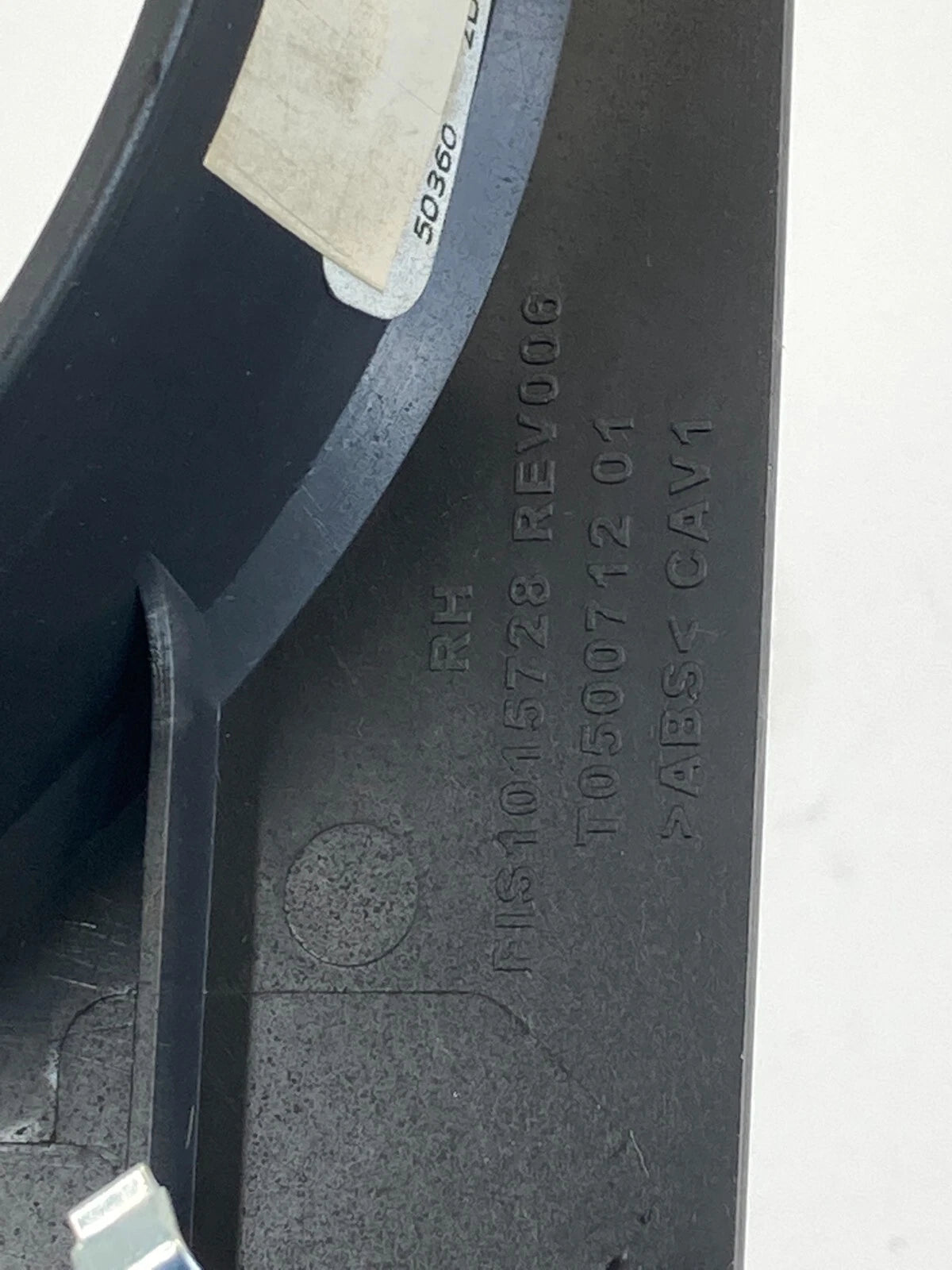 2010 2011 CADILLAC SRX REAR RIGHT SIDE DOOR WINDOW SWITCH BEZEL TRIM 20890663