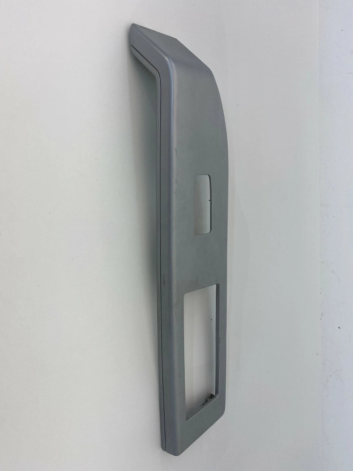 2007-2010 JEEP PATRIOT COMPASS REAR RIGHT SIDE WINDOW SWITCH BEZEL TRIM PANEL