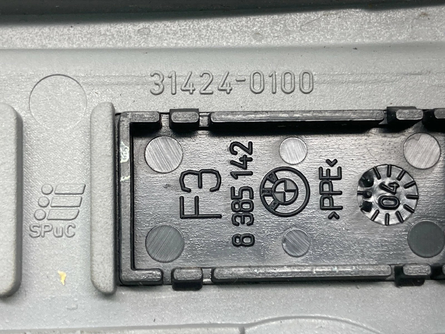 04-07 BMW 525I 530I REAR CENTER CONSOLE CIGARETTE LIGHTER POWER OUTLET 314240100